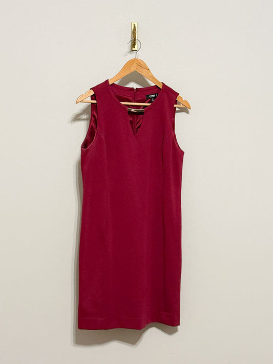 BURGUNDY SLEEVELESS DRESS